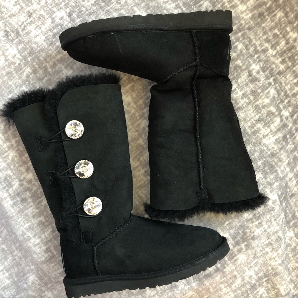 Black fur crystal boots